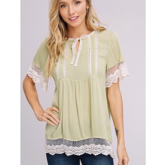 Listicle Tops - Listicle babydoll lace top